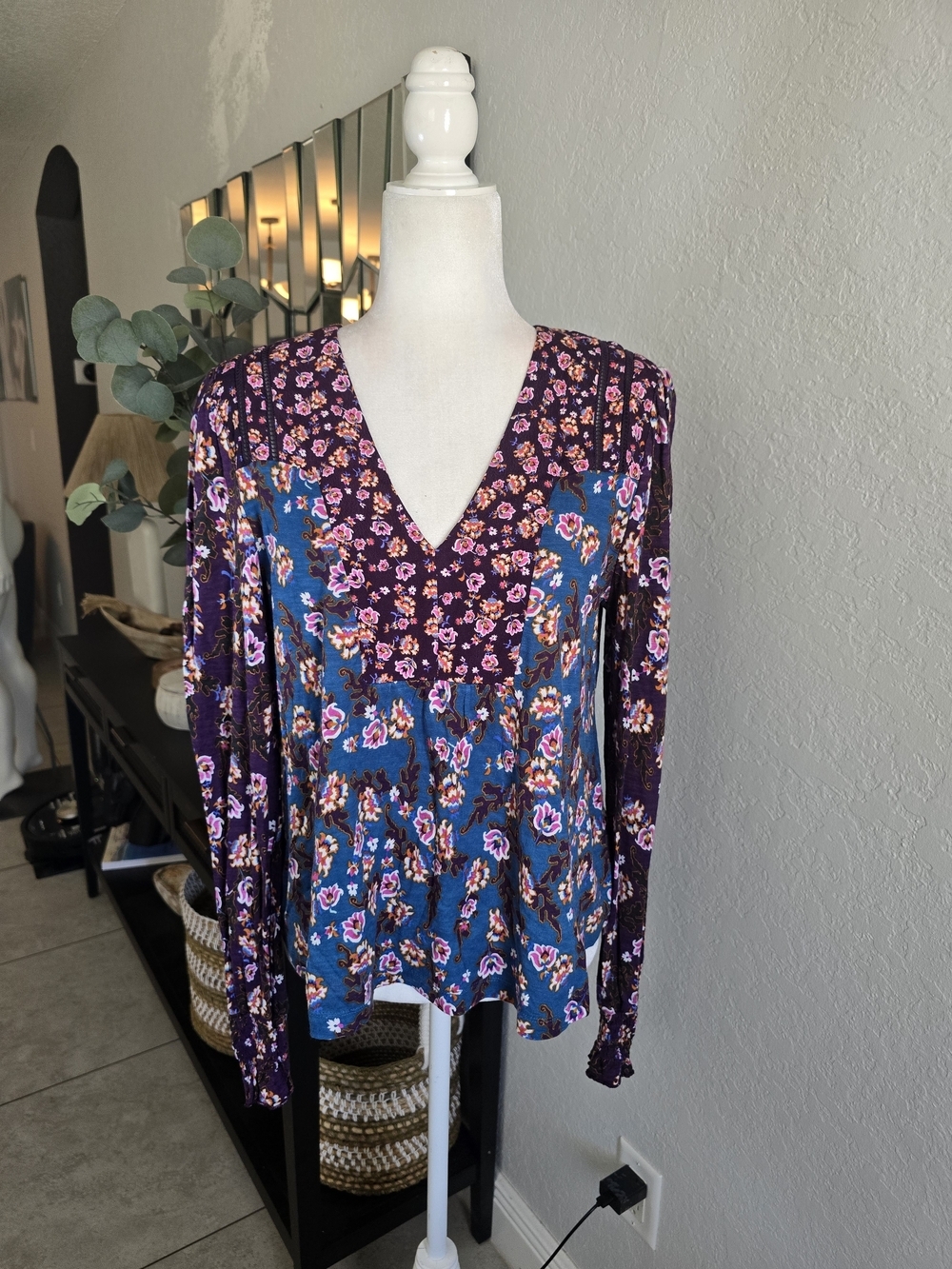 Anthropologie Women’s V Neck Peasant Top Blouse Long Sleeve Floral M